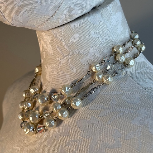 Vtg Japan Crystal and Faux Pearl Silvertone Triple Strand Necklace - Picture 6 of 16